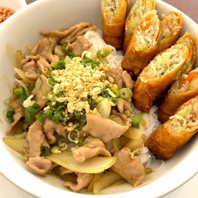 24. Bo Boun.